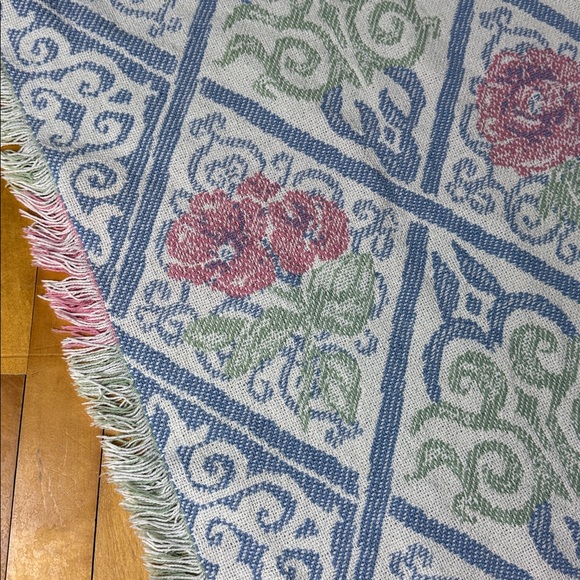 VINTAGE THROW BLANKET ROSES - Picture 3 of 4